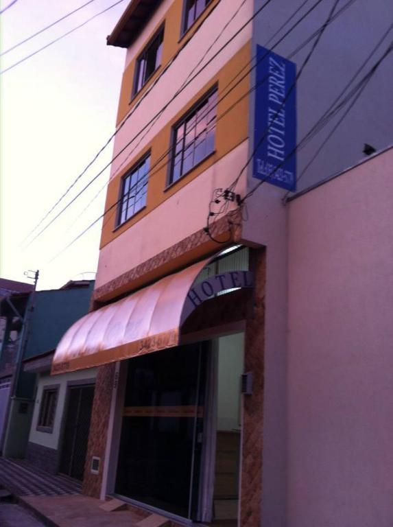 Hotel Perez Pouso Alegre Esterno foto