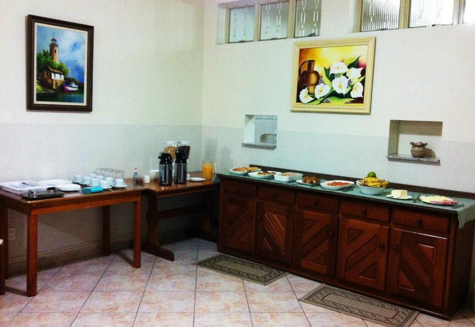 Hotel Perez Pouso Alegre Esterno foto
